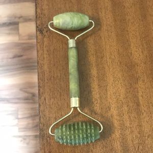 Jade roller